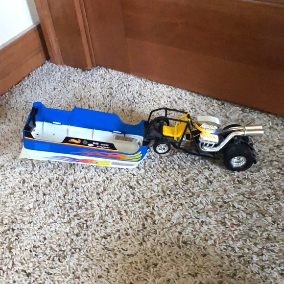 Hot wheels Racing VW Bus/Van - Picture 4 of 6